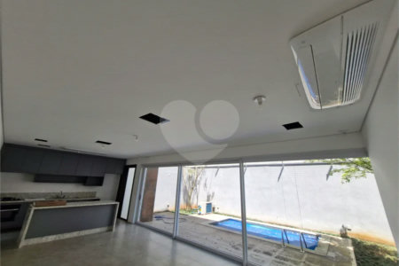 Casa à venda ou para alugar com 3 suítes no condomínio Jardim Flora, São Paulo - SP