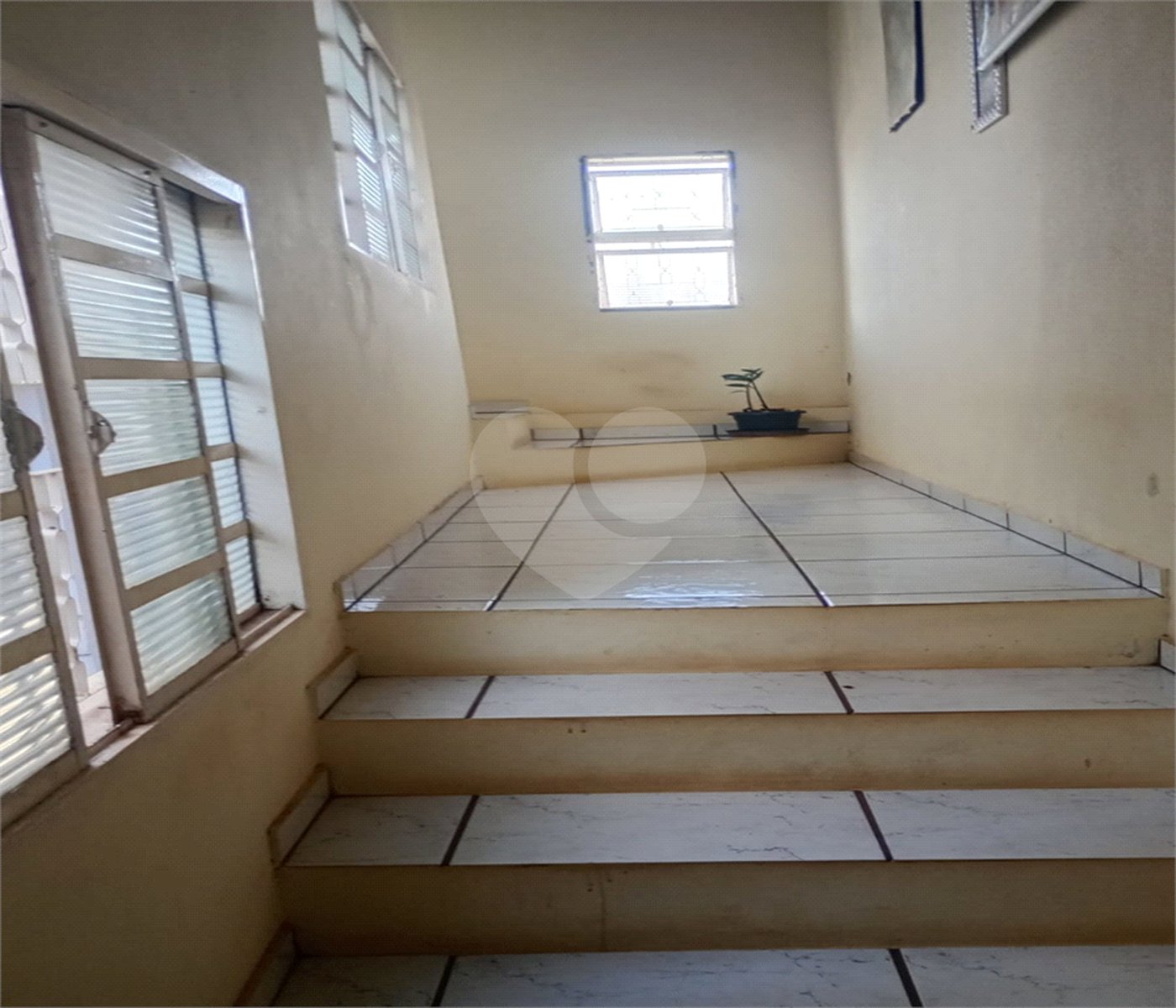 Sobrado à venda com 3 quartos, sendo 1 suíte, em Parque Residencial Maria Stella Faga, São Carlos, SP