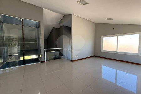 Casa alto padrão condomínio fechado em Atibaia com 4 suítes e ampla área de lazer, espaço gourmet, piscina, 6 vagas garagem
