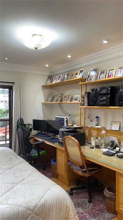 Apartamento com terraço 385m² 03 dormitórios sendo 2 suítes 5 vagas..Estuda Permuta.