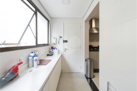 Apartamento a venda nos Jardins 262 m2, 3 suites e 3 vagas