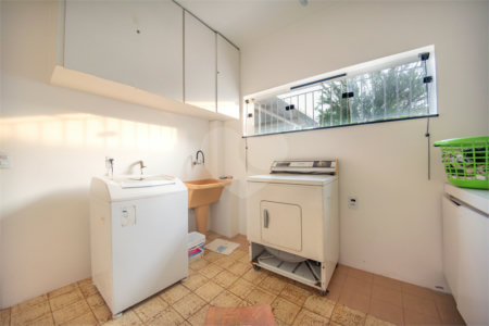 CASA REFORMADA NO PLANALTO - 270m