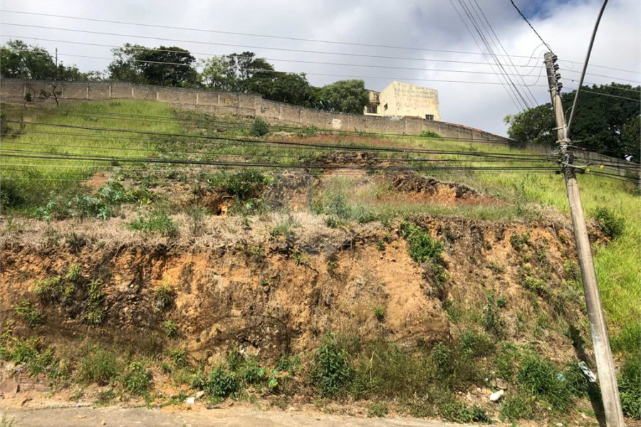 Terreno Amplo à Venda – 528 m² no Jardim Quisisana/MG