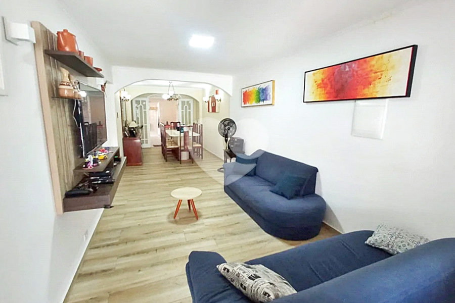 Casa Santa Teresinha | 4 Suítes | 280m² | 3 Vagas | Excelente Localização