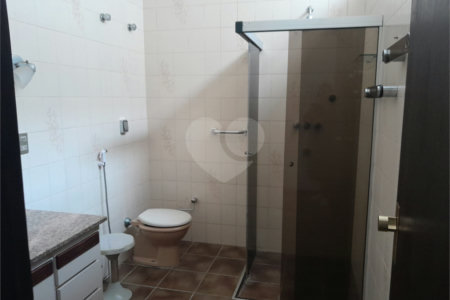 Linda casa para venda / Locação em bairro nobre