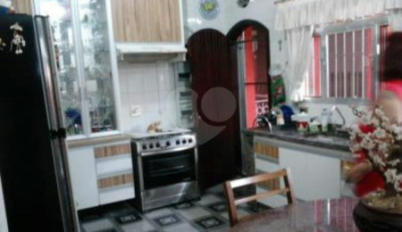 Sobrado à venda com 4 quartos, sendo 2 suítes, em Penha, São Paulo, SP