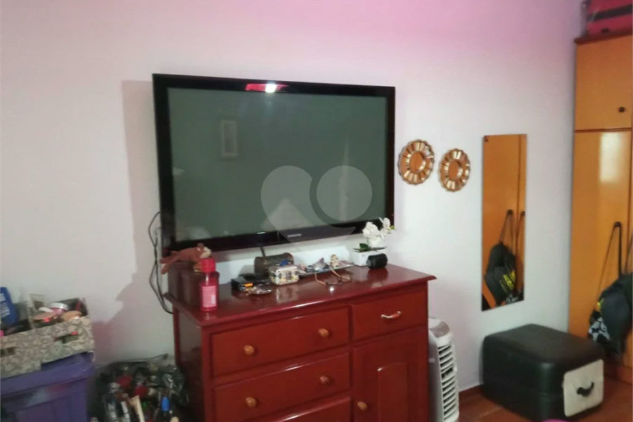 Ótimo sobrado, com amplo espaço interno (127m2), possuindo 03 dormitórios (01 suíte),