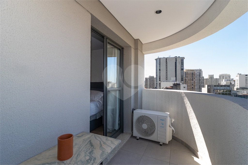 Apartamento de 68m² com 2 Quartos (1 Suíte) e 1 Vaga no Condomínio Downtown - República