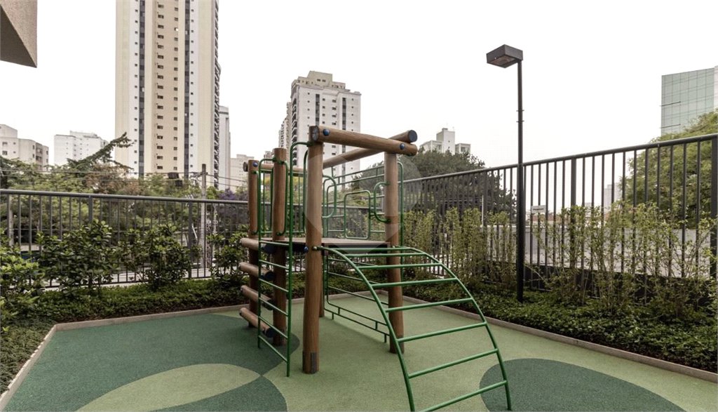 Apartamento à venda ou para alugar com 2 suítes em Vila Olímpia, São Paulo, SP