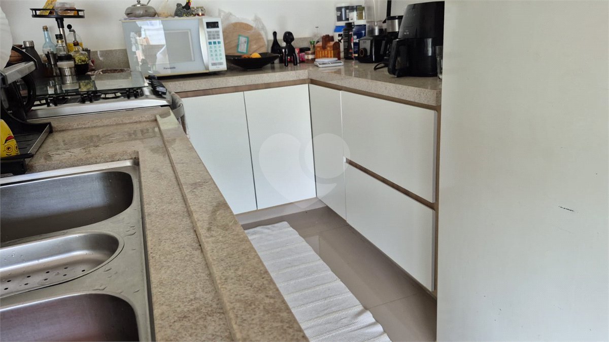 Casa Terreá com 3 suítes a Venda em Atibaia