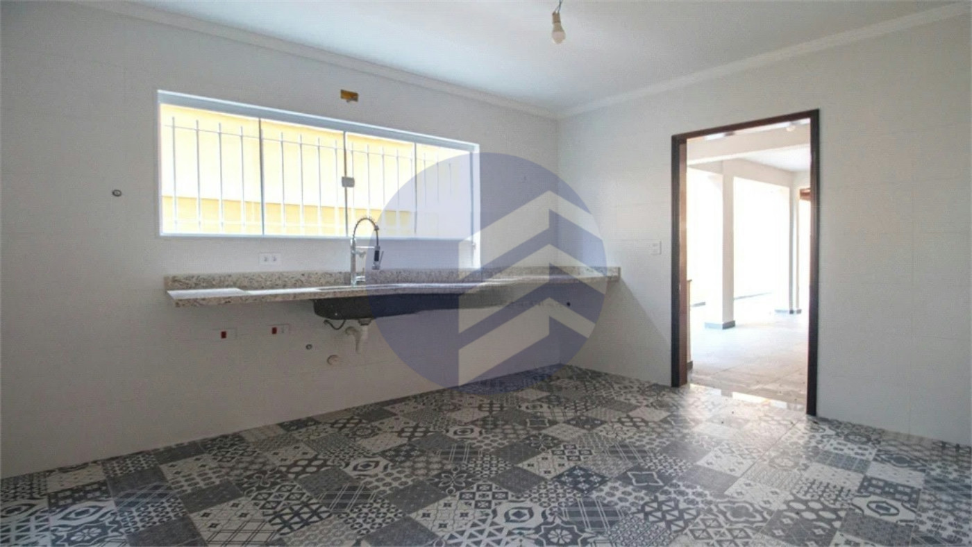 Sobrado à venda 240m² com 4 quartos, sendo 1 suíte, em Jardim Peri Peri a 650 metros do Metrô Vila Sônia
