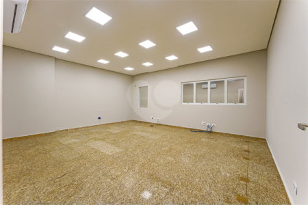 Prédio inteiro comercial á venda e locação na Vila Leopoldina.