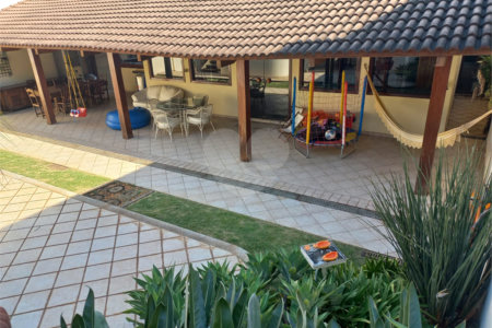Casa Térrea na XV de Novembro .