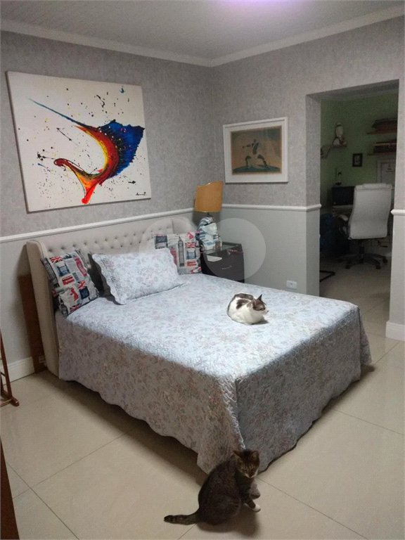 Linda Casa Sobrado a venda no Alto da Mooca com excelente acabamento, semi mobiliada com 2 suítes