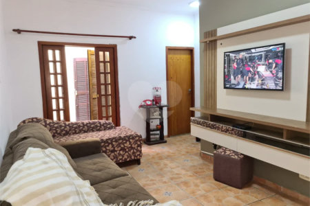 Casa à venda na Vila Esperança com 230m² 3 dormitórios 1 suíte 3 banheiros 3 vagas