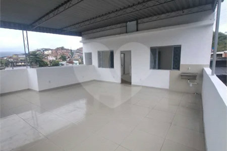SOBRADO TIPO APARTAMENTO COM 1 QUARTO PARA LOCAÇÃO 153m² - SANTÍSSIMO
