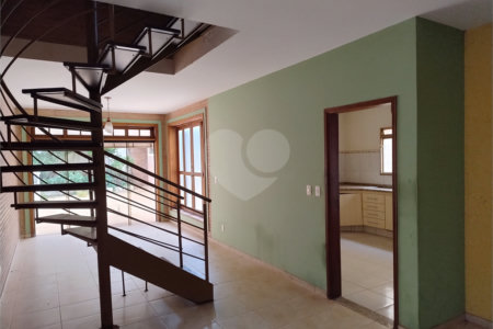 Excelente sobrado para venda no residencial Parati