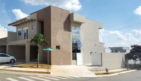 Casa à venda com 4 quartos, sendo 3 suítes, no condomínio Golden Park, Hortolândia - SP