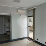 Linda cobertura Duplex om 3 dormitórios, sendo uma suíte com armários e ar condicionado e 2 vagas .