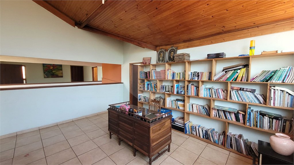 Casa em Condomínio, no Parque Sabará