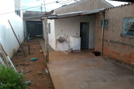 Casa térrea para venda, com 2 dormitórios.