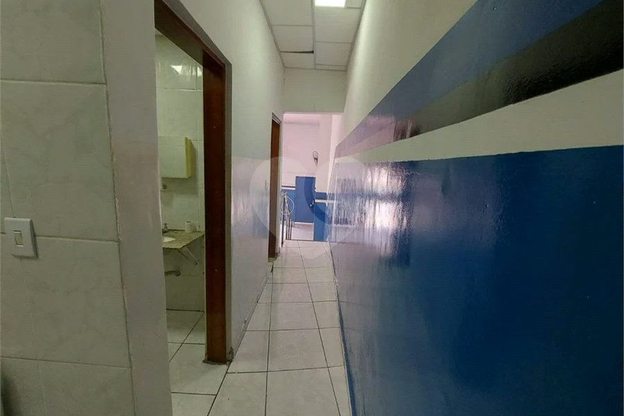 GALPÃO COMERCIAL DE 220,0 M² COM 02 BANHEIROS, COPA COM REFEITORIO, MEZANINO E VAGA DE GARAGEM PARA LOCAÇÃO NA LAPA