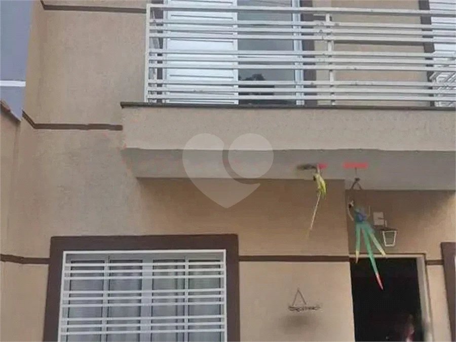 Sobrado Moderno à Venda na Pedra Branca, 3 Dormitórios, 1 Suíte, Piscina