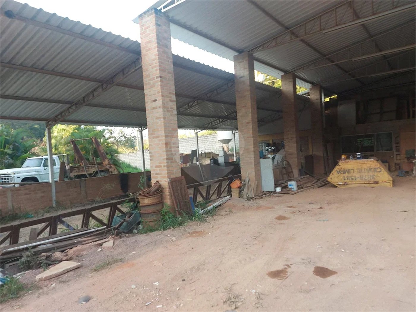 Locação de barracões para Armazenamento" área total de 6000mts - Bairro Abadia - Louveira SP