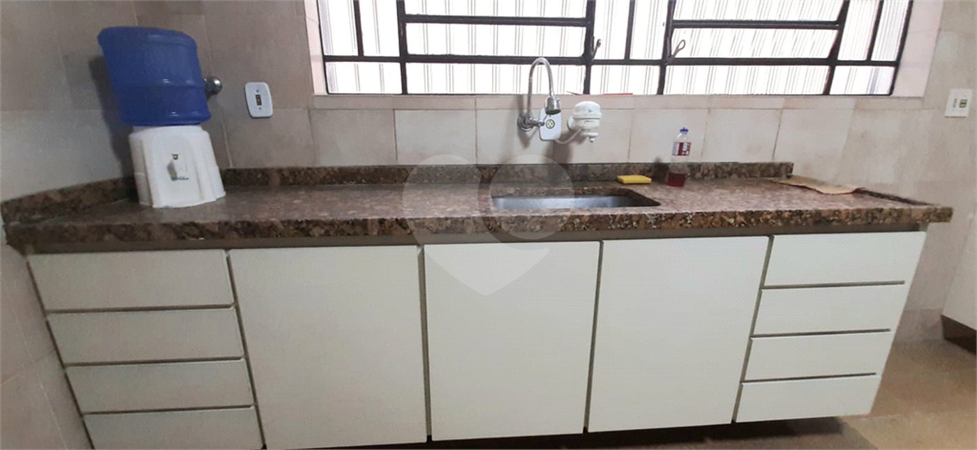 Sobrado amplo com 3 quartos, suíte e quintal para venda no Tremembé !!!