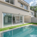 Casa à venda com 4 suítes no condomínio Vila Arese, São Paulo - SP