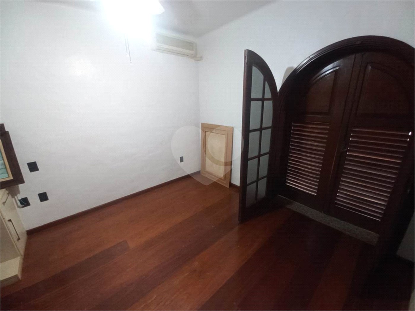 Casa térrea no Condomínio Faber I.