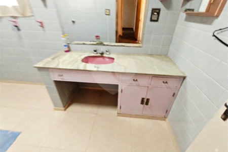 Casa Térrea Charmosa e Espaçosa na Vila Prado: Conforto, Praticidade e Próxima ao Centro!