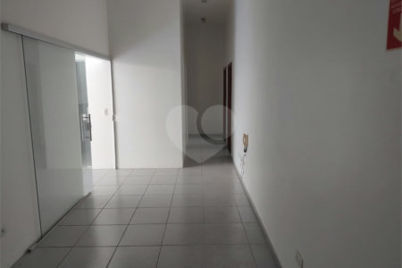 Sala Comercial na Prestigiada Alameda Lucas Nogueira Garcez