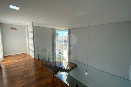 Casa com alto padrão de acabamento para venda no Condomínio Montreal.