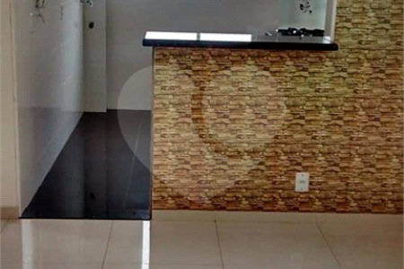 Apartamento no Condomínio Mont Royal.