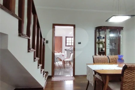 Linda casa à venda no bairro Santa Maria em São Caetano do Sul, 257 m², 3 quartos (1 suíte) e 6 vagas de garagem
