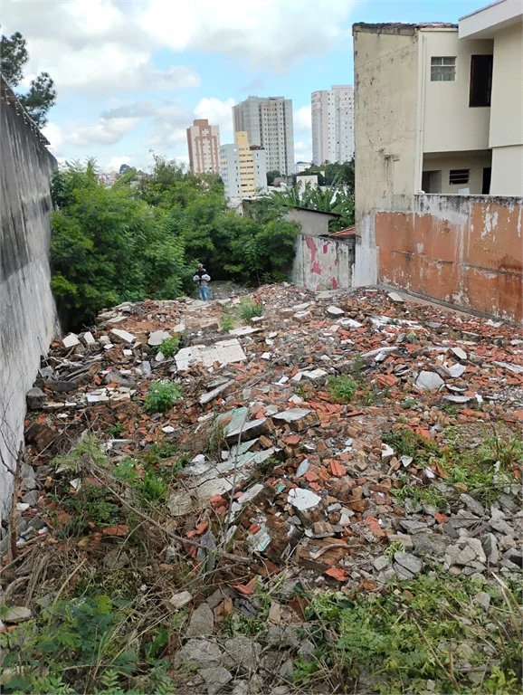 Vende-se Terreno de 715 m² na Vila Santa Catarina — Excelente oportunidade para investidores