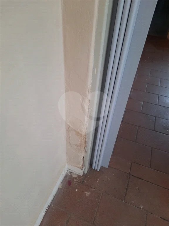 Jardim Morada do Sol- casa de vila- frente- sem vaga de garagem,(garagem pra moto,) - 1 dormitório, wc, cozinha, lavanderia - R$ 1000,00- com iptu- aceita 03 caução, fiador, 08 titulo de capitalização, obs - água e energia compartilhada, Ótima localização, próxima ao distrito i