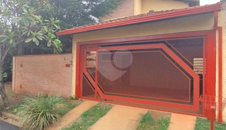 Casa à venda com 3 quartos, sendo 1 suíte,  no condomínio Residencial Parati, São Carlos - SP