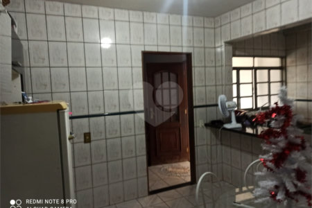 Casa Térrea com 2 dormitórios.