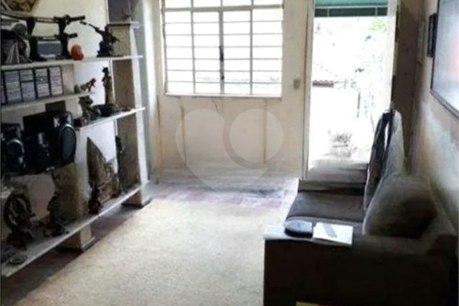 Charmosa Casa Térrea com Duas Unidades à Venda na Região da Vila Guarani