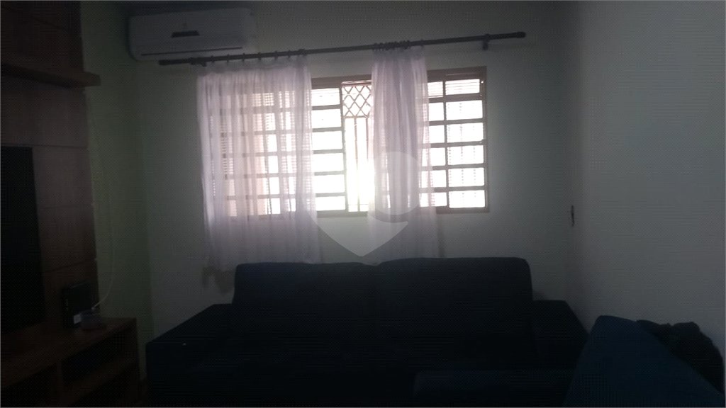 Casa térrea para venda ou locação no Santa Felícia.