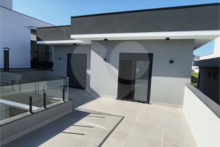 Casa com 3 suítes, piscina e área gourmet em terreno de 360m²