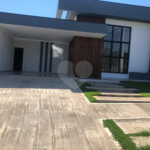 Indaiatuba - Condominio Jardins di Roma - Venda -Locação 0 R$ 10.000,00 mais encargos - condominio - R$ 650,00 - IPTU - R$ 230,00 - Terreno 300ms - construido 170 metros quadrados - Terrea - 3 quartos, uma suíte e uma demi suite , 4 banheiros , piscina - Preparado para água quente até a piscina!!