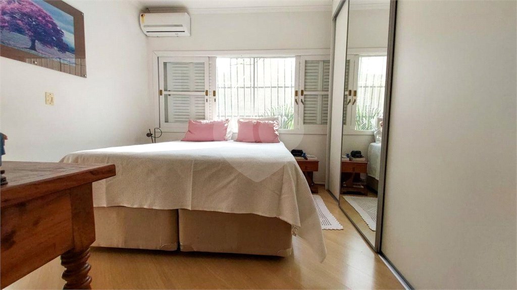 Casa à venda com 3 quartos, sendo 1 suíte,  em Vila Paulista, São Paulo, SP