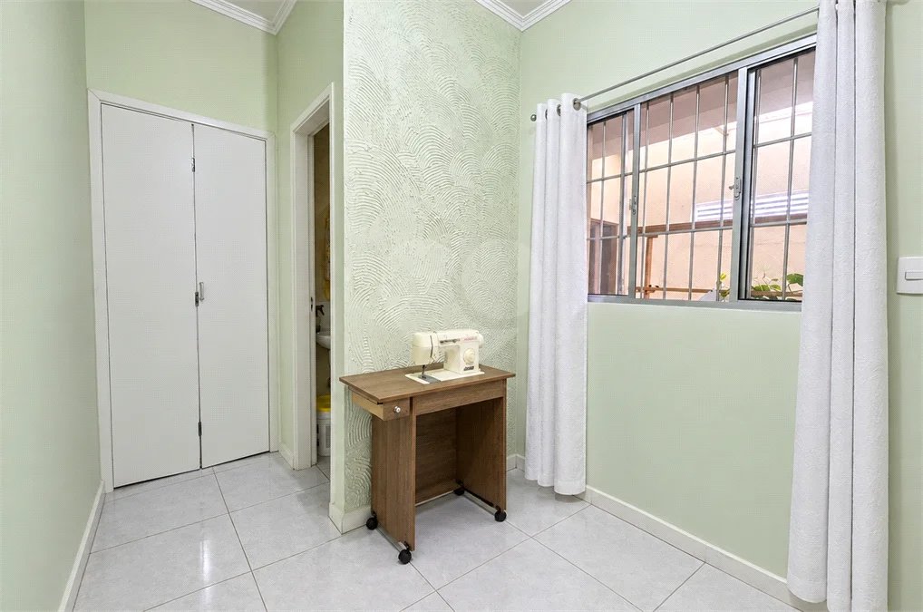 Casa de vila com 3 dormitórios sendo 2 suítes em Santana