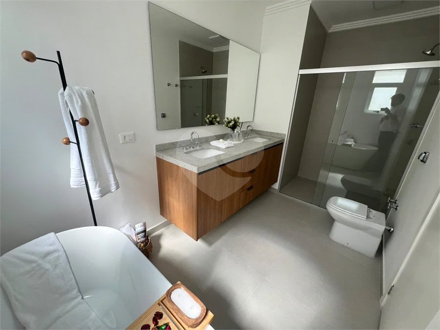 Casa à venda com 4 suítes no condomínio Alphaville 3, Santana de Parnaíba - SP