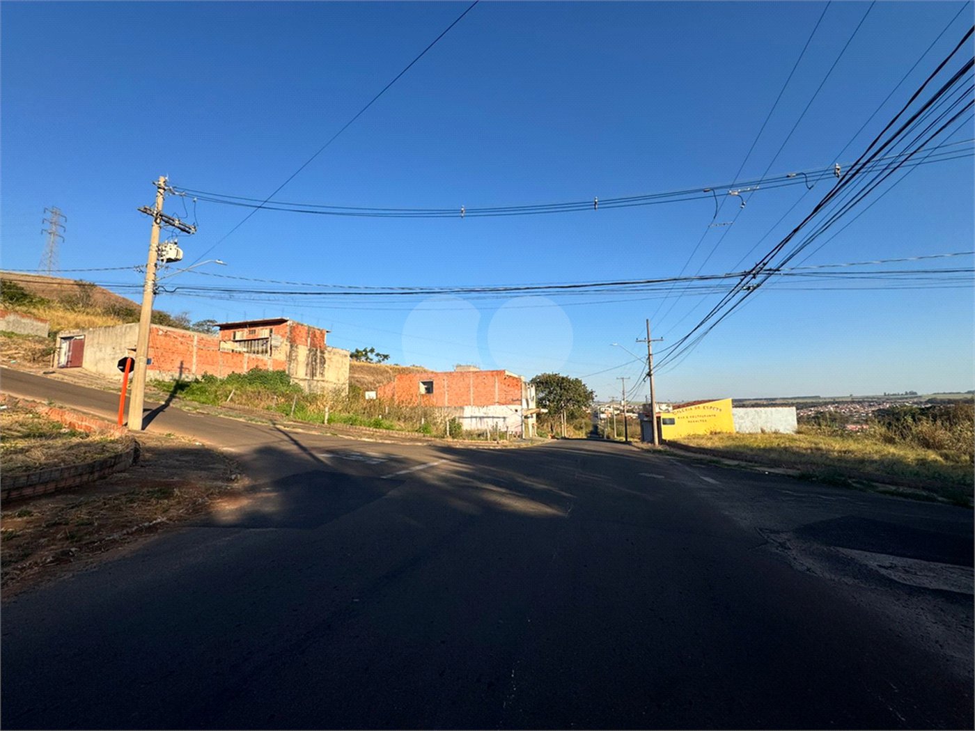 Terreno de 277m2 á venda em São Carlos.