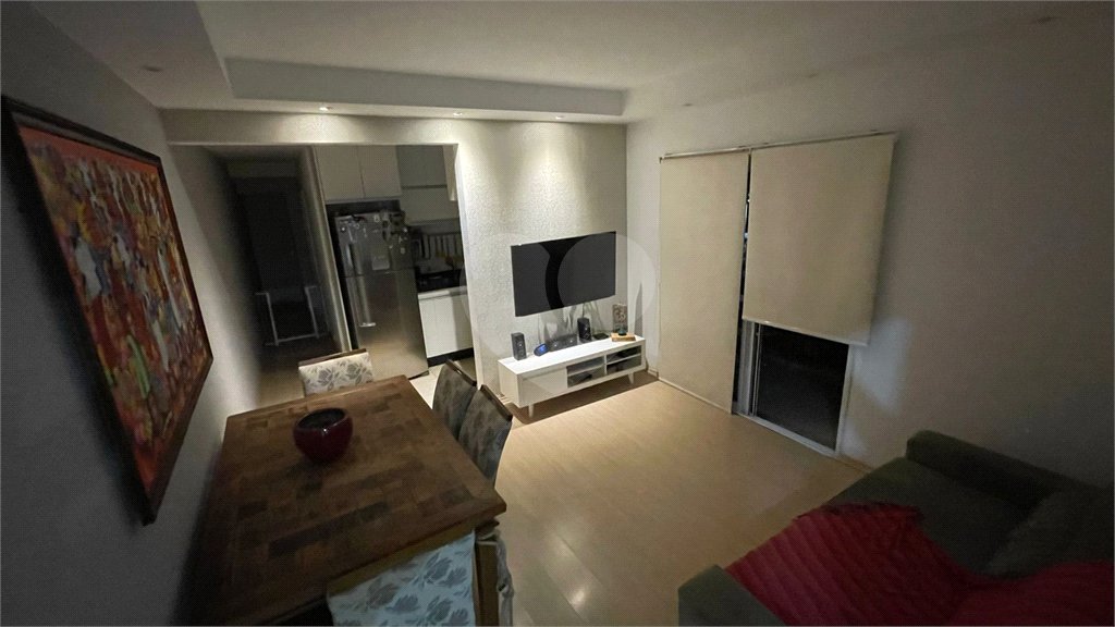Apartamento no Condomínio Parque dos Manacás.