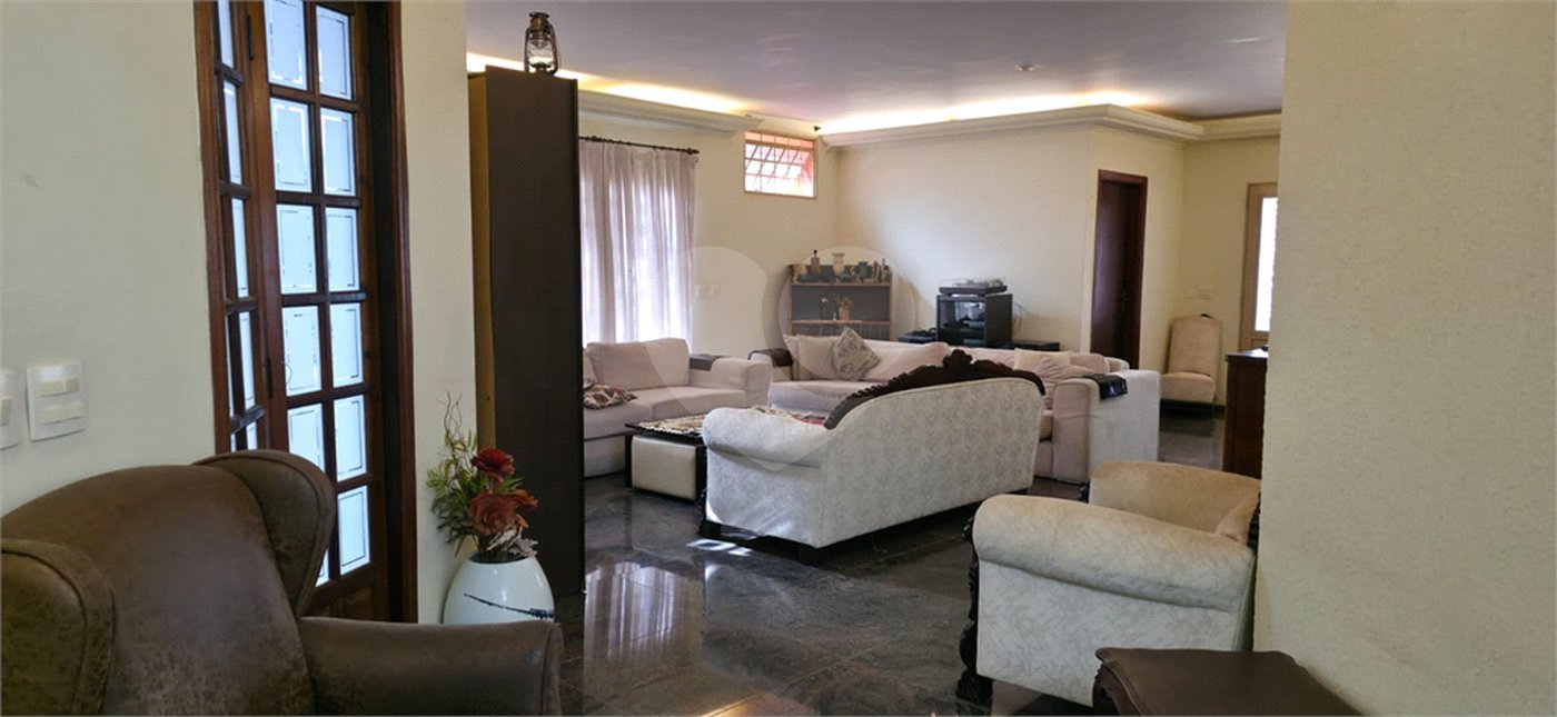 Casa à venda no Parque Fehr de 500m²